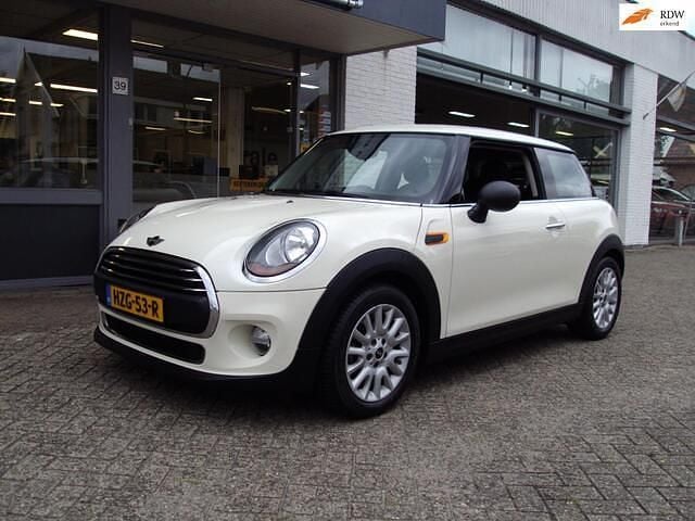Wit Gebruikt 2016 Mini ONE Business Hatchback | € 11.250 (Eerlijke prijs) - Afbeelding 1/4