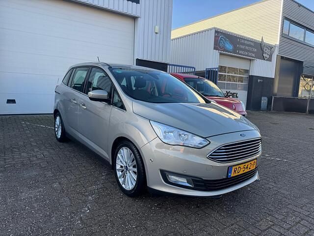 Grijs Gebruikt 2017 Ford Grand C-Max Titanium MPV | € 6.499 - Afbeelding 1/4