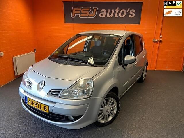 Zilver Gebruikt 2011 Renault Grand Modus Exception MPV | € 6.450 (Iets duurder) - Afbeelding 1/4