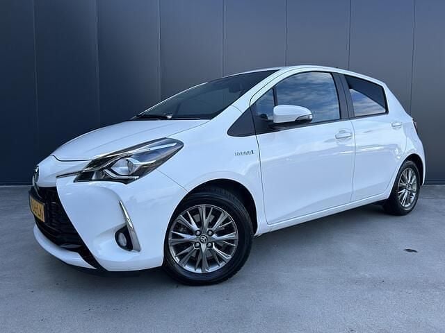 Wit Gebruikt 2019 Toyota Yaris Hatchback | € 16.950 (Eerlijke prijs) - Afbeelding 1/4