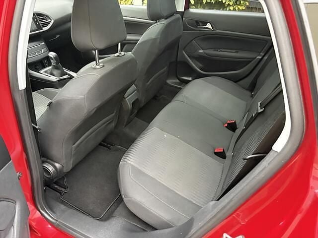 Occasion Peugeot 308 SW 111 PK (81 kW) 2018 Rood Stationwagen