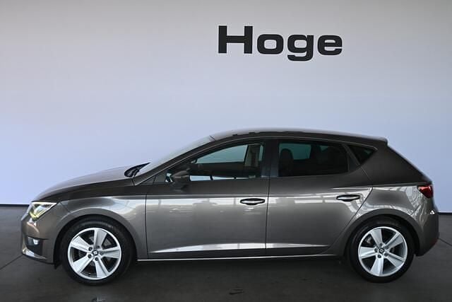 Occasion Seat Leon CONNECT 150 PK (110 kW) 2016 Grijs Hatchback