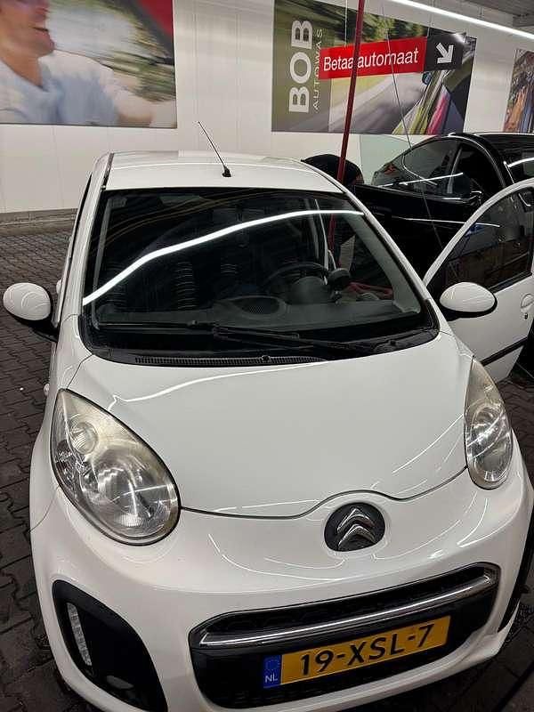 Wit Occasion 2012 Citroën C1 First Hatchback | € 2.000 (Goede deal) - Afbeelding 1/4