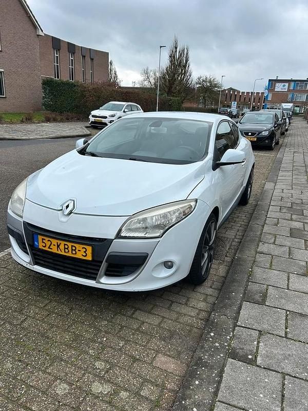 Occasion 2009 Renault Mégane III Coupé | € 3.750 (Goede deal) - Afbeelding 1/4