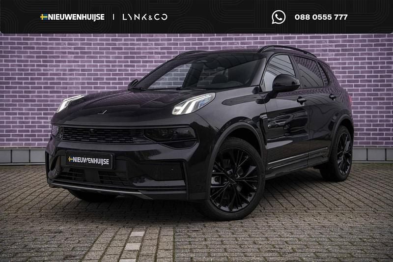 Zwart Nieuw 2025 Lynk & Co 01 SUV | € 42.995 (Goede deal) - Afbeelding 1/4