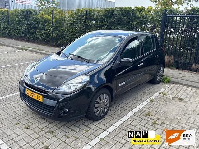 Zwart Occasion 2012 Renault Clio IV Hatchback | € 2.700 (Goede deal) - Afbeelding 1/4