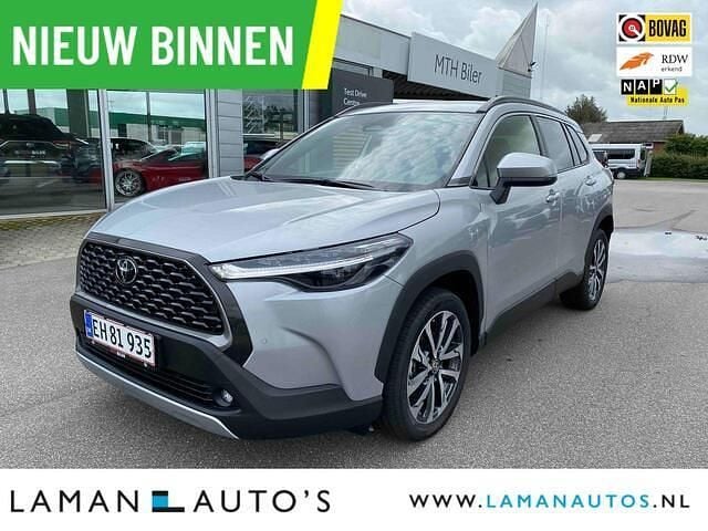 Grijs Nieuw 2025 Toyota Corolla Cross Premium SUV | € 42.995 (Iets duurder) - Afbeelding 1/4