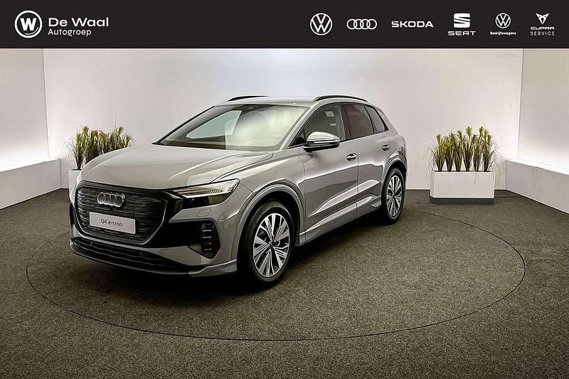 Grijs Nieuw 2025 Audi Q4 e-tron Advanced SUV | € 52.240 (Eerlijke prijs) - Afbeelding 1/4