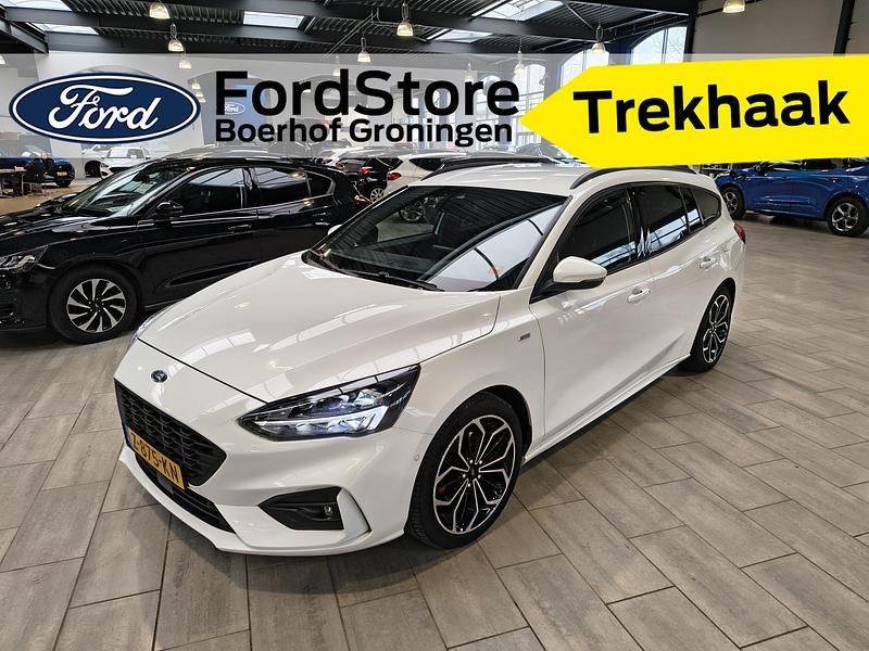 Wit Occasion 2020 Ford Focus ST-Line Stationwagen | € 19.950 (Iets duurder) - Afbeelding 1/4