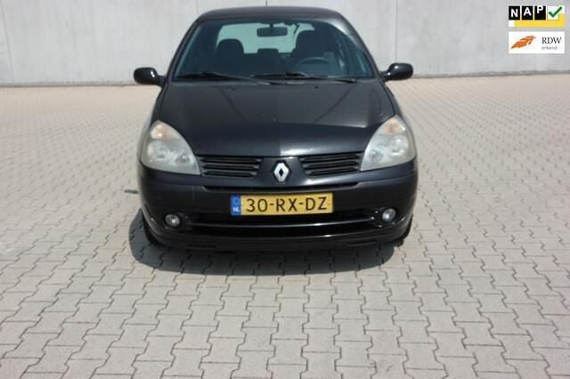 Zwart Gebruikt 2005 Renault Clio II Hatchback | € 600 (Eerlijke prijs) - Afbeelding 1/4