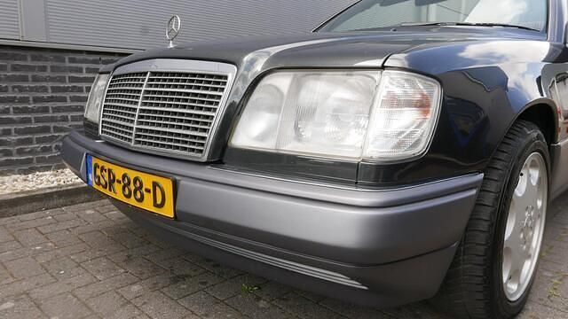 Occasion Mercedes E220 Sportline 150 PK (110 kW) 1996 Zwart, metallic lak Cabriolet