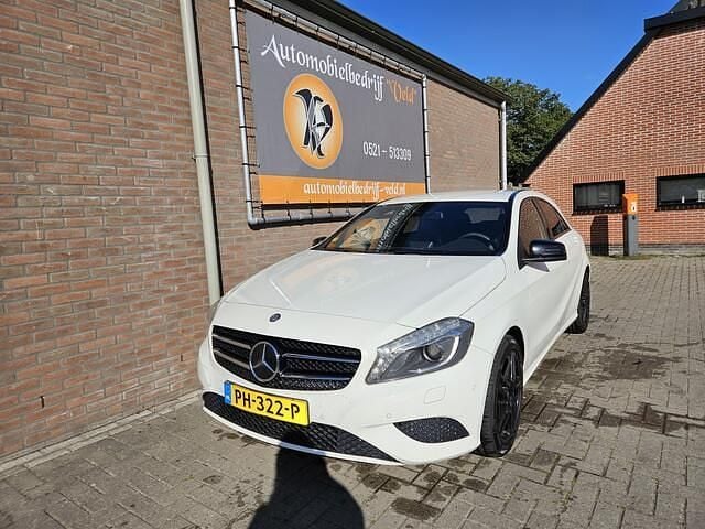 Wit, metallic lak Gebruikt 2013 Mercedes A180 Hatchback | € 5.995 (Eerlijke prijs) - Afbeelding 1/4
