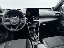 Nieuw Toyota Yaris Executive 131 PK (96 kW) 2026 Groen metallic Hatchback