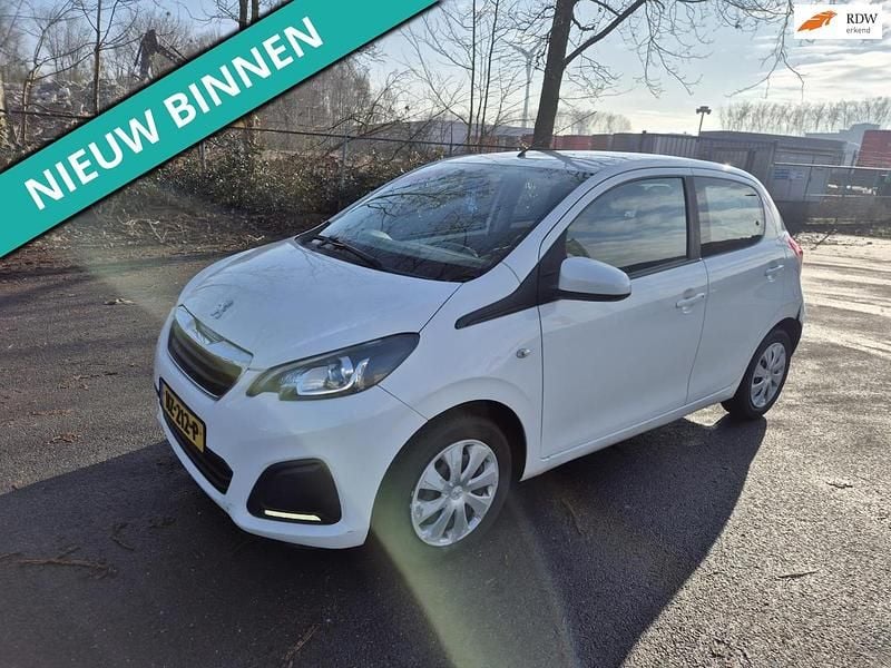 Wit Occasion 2015 Peugeot 108 Active Hatchback | € 3.299 (Super prijs) - Afbeelding 1/4