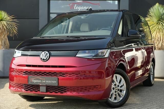 Rood Gebruikt 2022 VW Multivan Style Van | € 48.950 (Goede deal) - Afbeelding 1/4