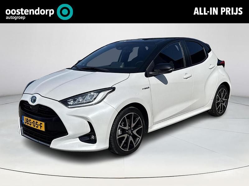 Wit Gebruikt 2021 Toyota Yaris Hybrid Executive Hatchback | € 23.450 (Eerlijke prijs) - Afbeelding 1/4