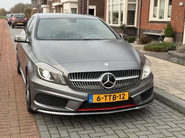 Occasion Mercedes A250 Ambition 211 PK (155 kW) 2014 Grijs Hatchback
