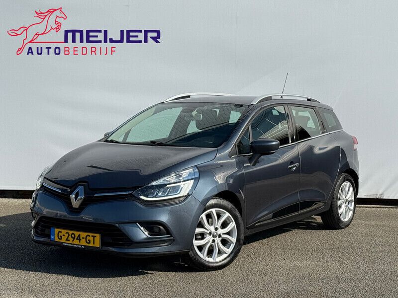 Grijs Gebruikt 2019 Renault Clio GrandTour Intens Stationwagen | € 14.980 (Duur) - Afbeelding 1/4