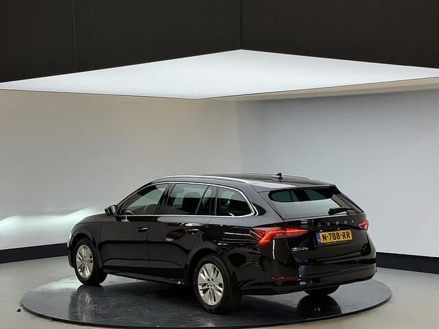 Zwart Occasion 2021 Skoda Octavia Business Line Stationwagen | € 15.430 (Goede deal) - Afbeelding 1/4