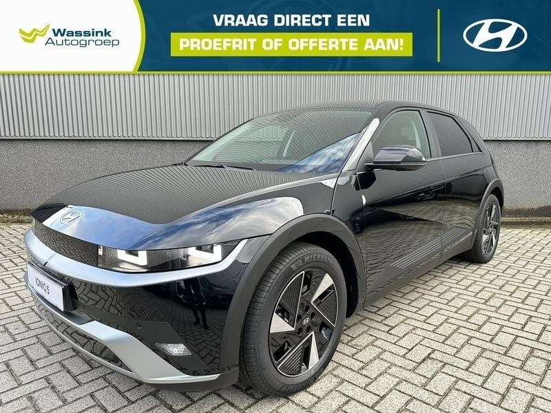 Zwart Nieuw 2024 Hyundai Ioniq 5 SUV | € 46.990 (Super prijs) - Afbeelding 1/4