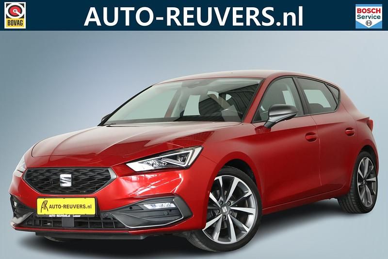 Rood Occasion 2020 Seat Leon FR Hatchback | € 18.900 (Eerlijke prijs) - Afbeelding 1/4
