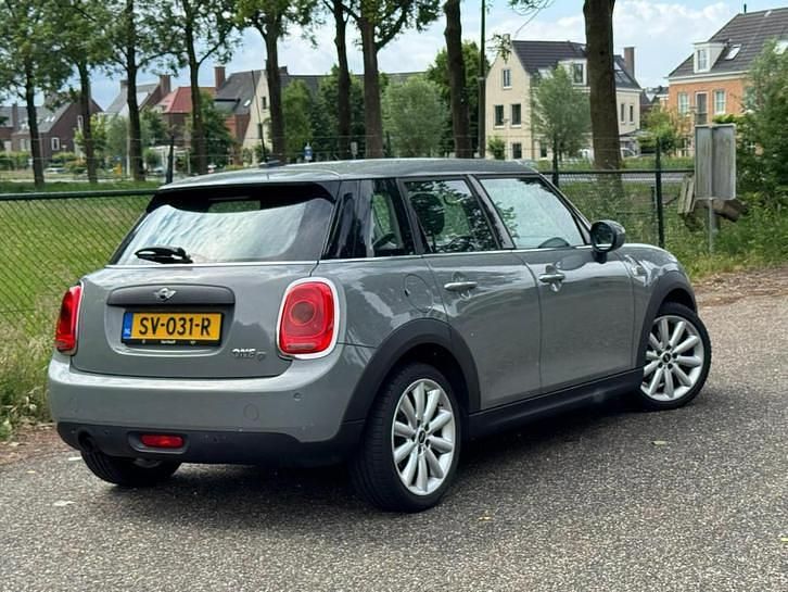 Occasion Mini Cooper D Pepper 95 PK (69 kW) 2017 Grijs Hatchback