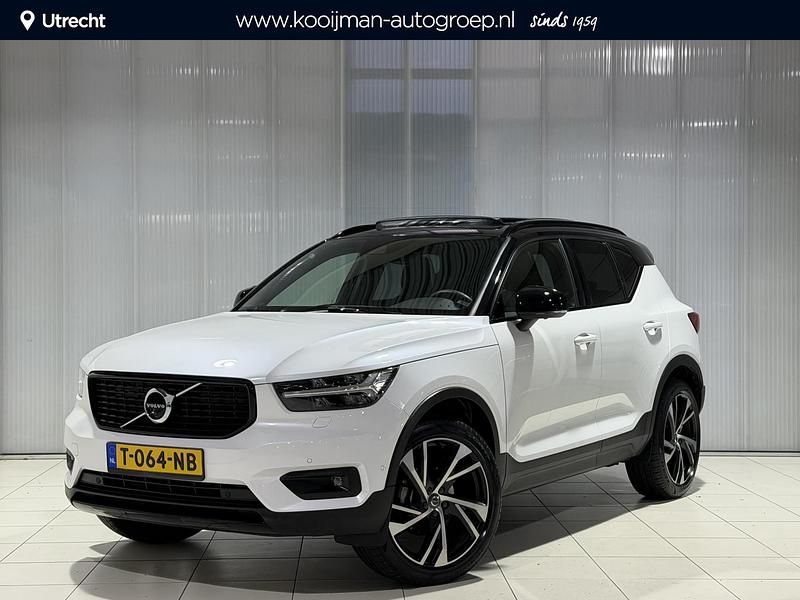 Wit Gebruikt 2022 Volvo XC40 R-Design SUV | € 36.749 (Eerlijke prijs) - Afbeelding 1/4
