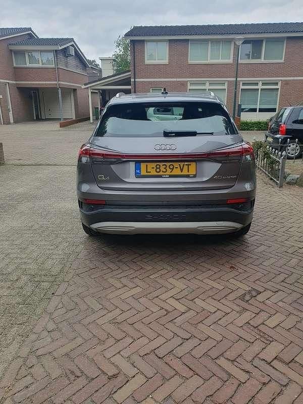 Grijs Gebruikt 2021 Audi Q4 e-tron SUV | € 26.000 (Duur) - Afbeelding 1/4