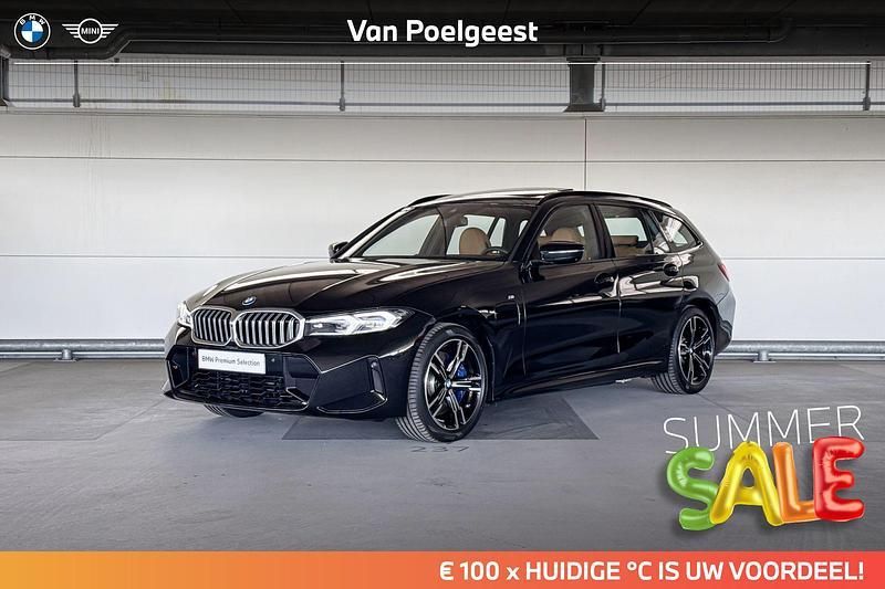 Black sapphiremetallic Gebruikt 2024 BMW 330e Comfort Edition Stationwagen | € 59.900 (Duur) - Afbeelding 1/4