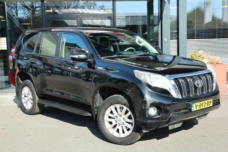 Zwart Gebruikt 2016 Toyota Land Cruiser SUV | € 21.774 - Afbeelding 1/4