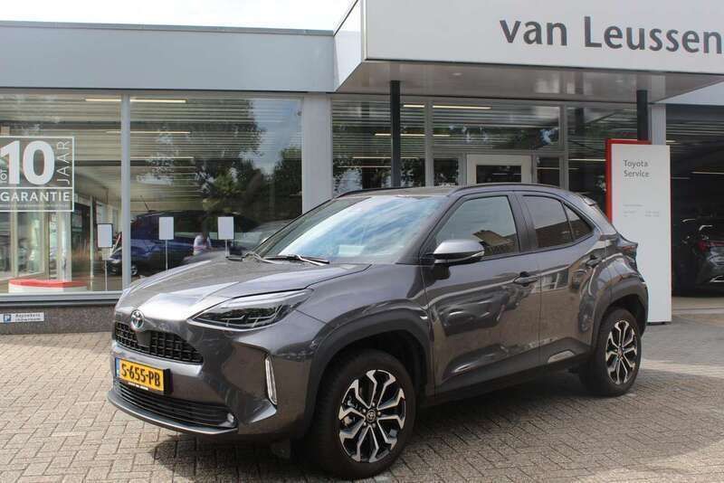 Grijs Gebruikt 2023 Toyota Yaris Cross SUV | € 27.400 (Goede deal) - Afbeelding 1/4