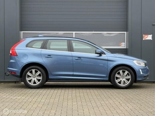 Blauw Gebruikt 2016 Volvo XC60 Momentum SUV | € 15.950 (Eerlijke prijs) - Afbeelding 1/4