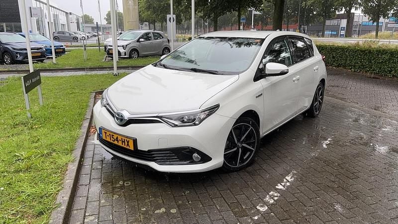 Wit Gebruikt 2017 Toyota Auris Hybrid Hatchback | € 15.450 (Eerlijke prijs) - Afbeelding 1/4