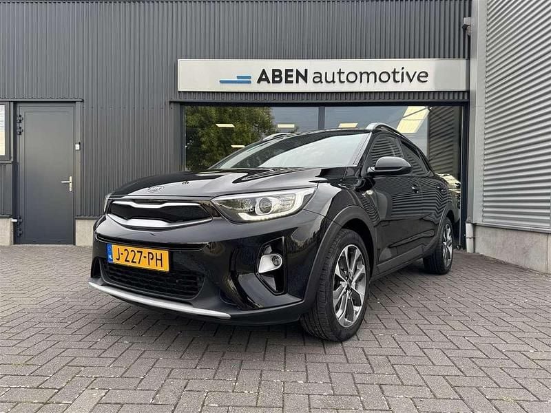 Zwart Gebruikt 2020 Kia Stonic SUV | € 16.945 (Eerlijke prijs) - Afbeelding 1/4