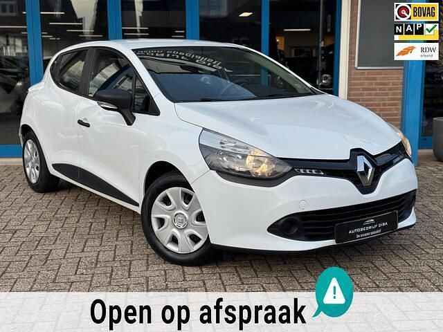 Wit (metallic) Occasion 2015 Renault Clio IV Authentique Hatchback | € 5.950 (Eerlijke prijs) - Afbeelding 1/4