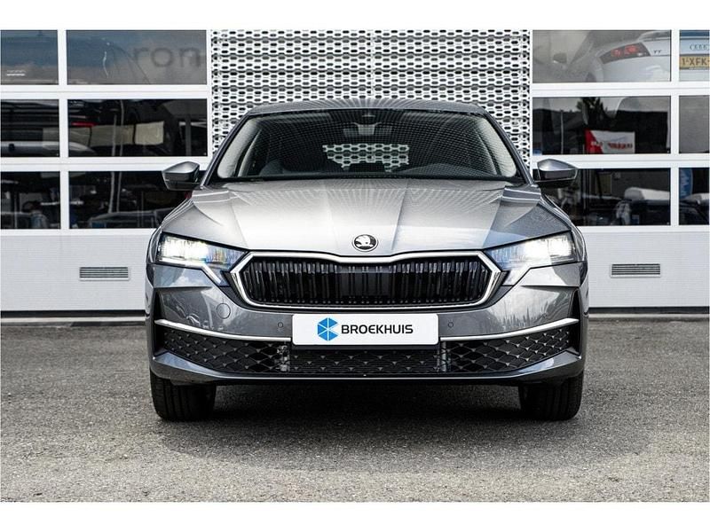 Occasion Skoda Octavia Business Line 116 PK (85 kW) 2025 Grijs Hatchback