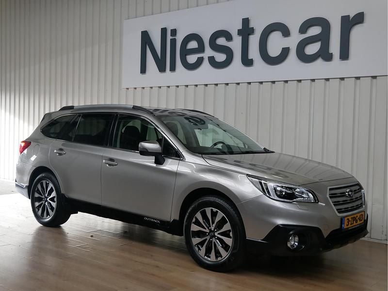 Beige (metallic) Occasion 2015 Subaru Outback Premium Stationwagen | € 20.950 (Duur) - Afbeelding 1/4