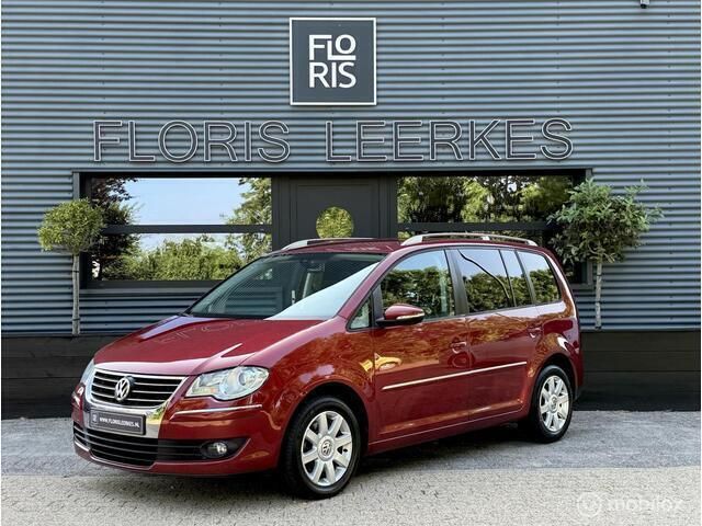 Rood Gebruikt 2009 VW Touran Highline MPV | € 4.450 (Goede deal) - Afbeelding 1/4