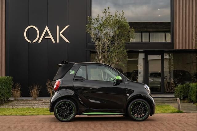 Zwart Occasion 2018 Smart ForTwo Electric Drive Brabus Cabriolet | € 12.900 (Duur) - Afbeelding 1/3