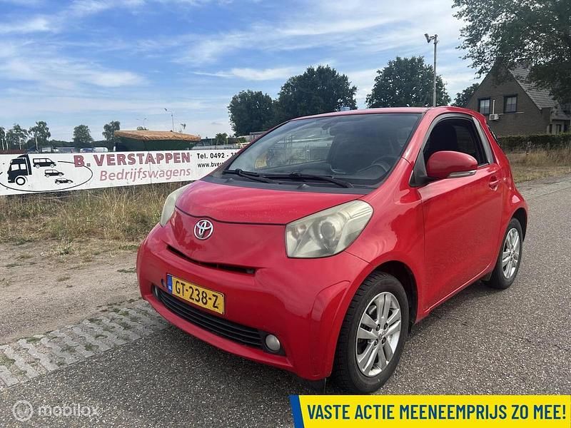 Rood Gebruikt 2009 Toyota iQ Comfort Hatchback | € 1.850 (Duur) - Afbeelding 1/4