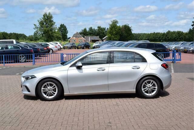 Occasion Mercedes A180 Business 116 PK (85 kW) 2018 Grijs Hatchback