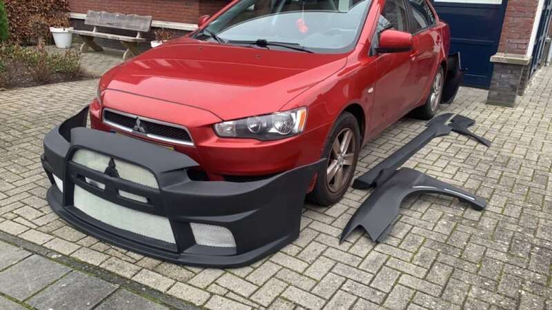 Rood Gebruikt 2008 Mitsubishi Lancer Invite Sedan | € 7.950 (Duur) - Afbeelding 1/4