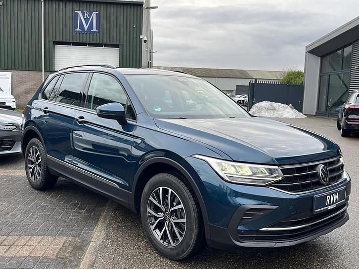 Occasion VW Tiguan Life 245 PK (180 kW) 2022 Blauw SUV