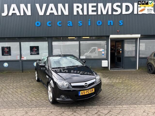 Zwart Gebruikt 2005 Opel Tigra Cosmo Cabriolet | € 3.995 (Iets duurder) - Afbeelding 1/4