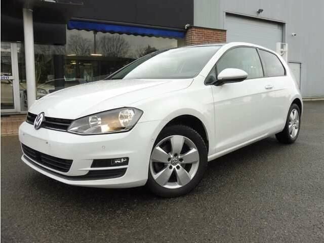 Wit Gebruikt 2015 VW Golf VII Sedan | € 12.900 (Eerlijke prijs) - Afbeelding 1/4