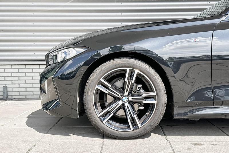 Occasion BMW 318 Comfort Edition 156 PK (114 kW) 2025 Saphirschwarz metallic (zwart metallic) Stationwagen