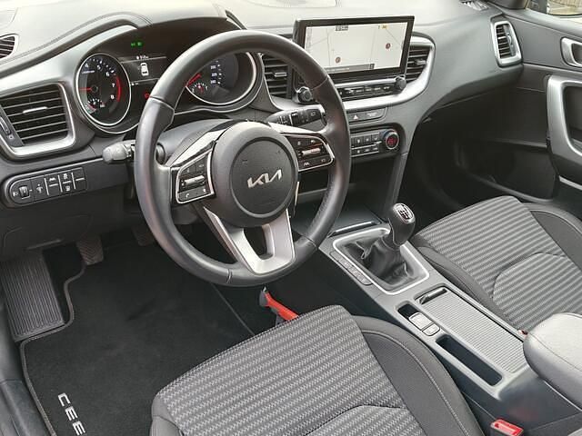 Occasion Kia Ceed 120 PK (88 kW) 2024 Grijs Hatchback