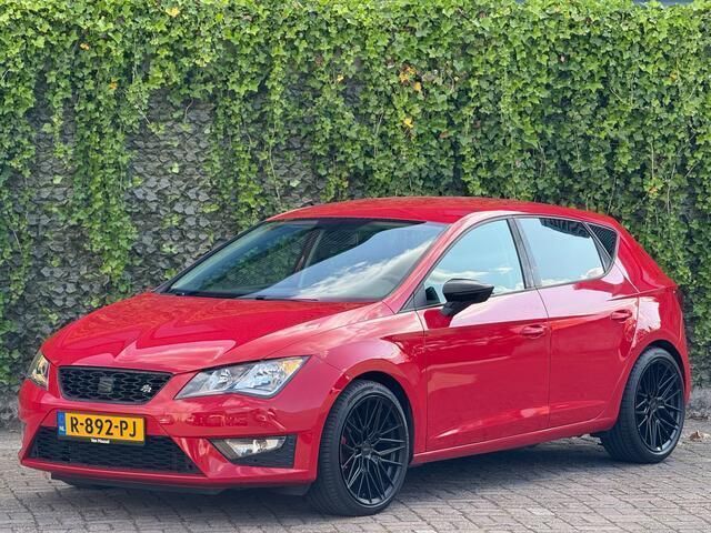 Occasion Seat Leon FR 150 PK (110 kW) 2015 Rood Hatchback