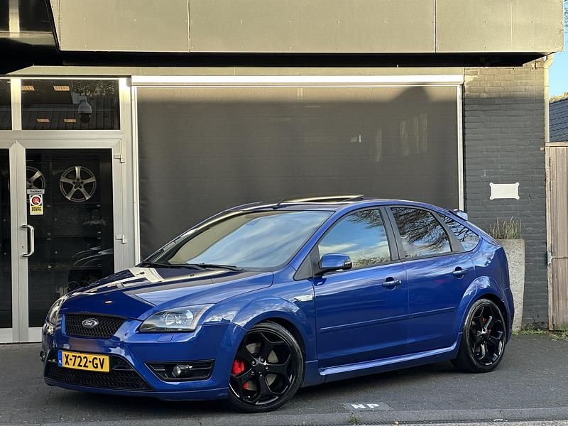 Blauw Gebruikt 2007 Ford Focus ST Hatchback | € 7.995 (Eerlijke prijs) - Afbeelding 1/4