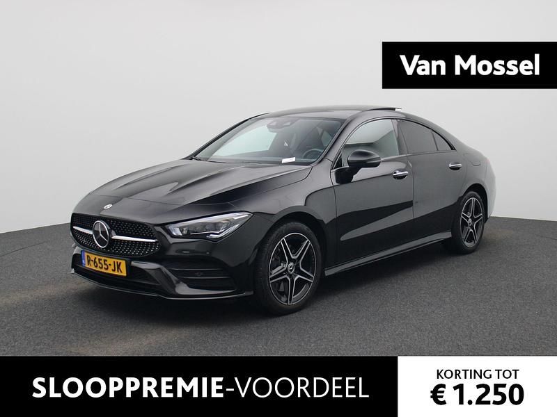 Zwart Gebruikt 2022 Mercedes CLA250e Business Sedan | € 39.900 (Duur) - Afbeelding 1/4